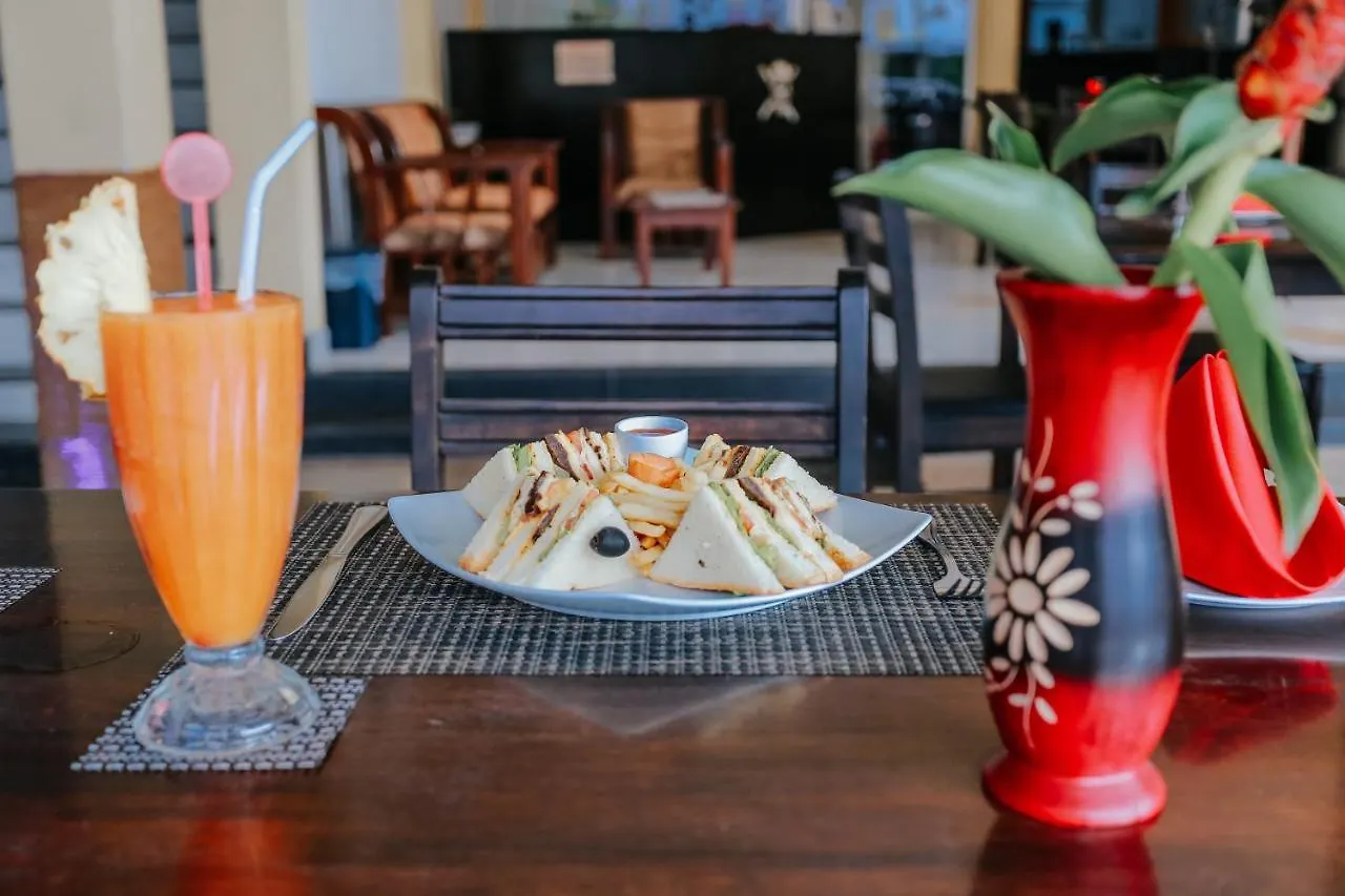 酒店 Blue Wave Beach Resort 尼甘布